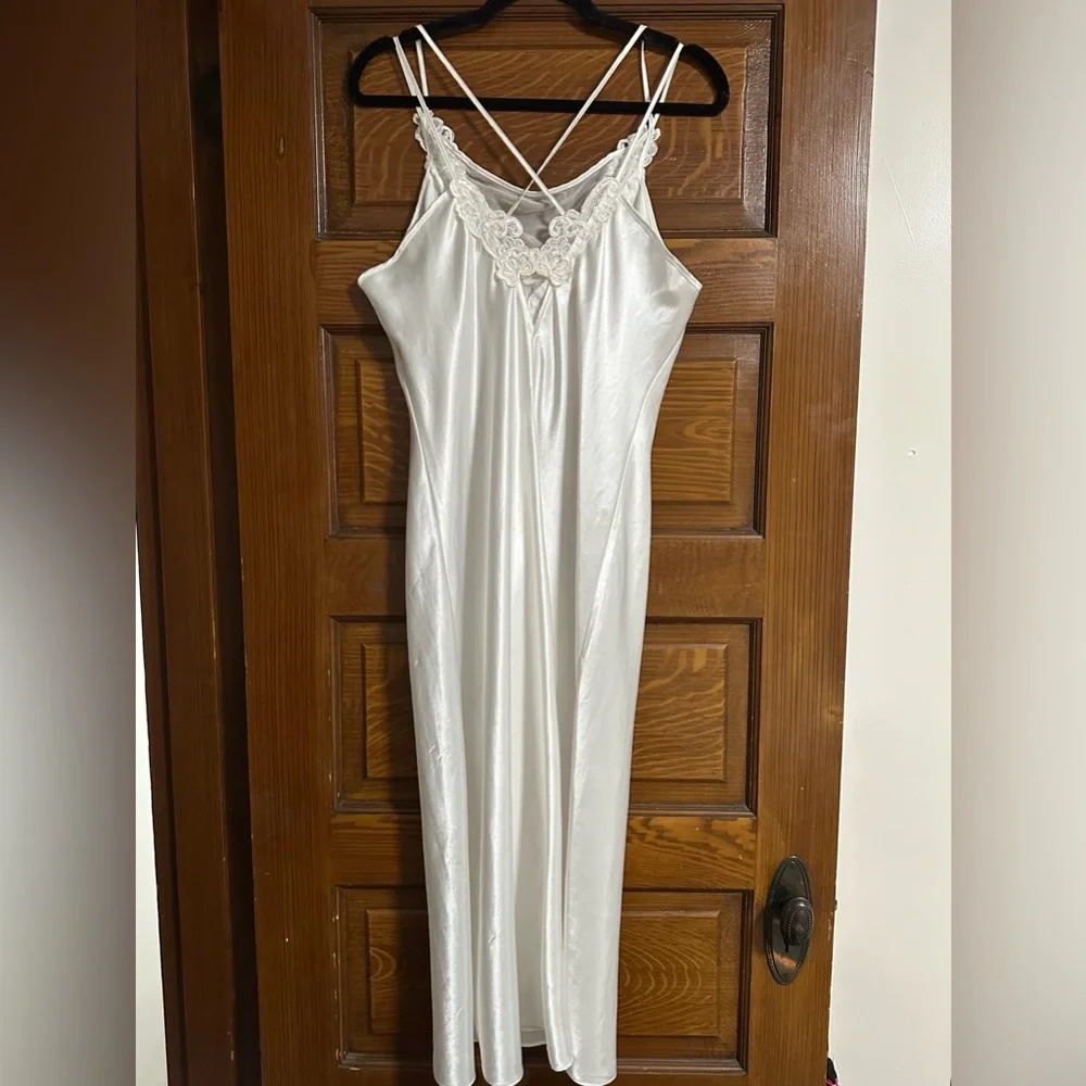 Vintage White Satin Slip Chemise with Lace V-Neck - Picture 2 of 10
